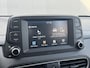 Hyundai Kona 1.0T Comfort / Afneembare Trekhaak (1.200KG) / 100% Dealeronderhouden / 1e Eigenaar / Navigatie DMV Apple Carplay&Android Auto / Dab / Achteruitrij Camera / Lichtmetalen Velgen 16" /