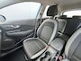 Hyundai Kona 1.0T Comfort / Afneembare Trekhaak (1.200KG) / 100% Dealeronderhouden / 1e Eigenaar / Navigatie DMV Apple Carplay&Android Auto / Dab / Achteruitrij Camera / Lichtmetalen Velgen 16" /