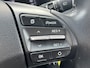Hyundai Kona 1.0T Comfort / Afneembare Trekhaak (1.200KG) / 100% Dealeronderhouden / 1e Eigenaar / Navigatie DMV Apple Carplay&Android Auto / Dab / Achteruitrij Camera / Lichtmetalen Velgen 16" /