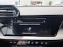 Audi A3 Sportback 35 TFSI Pro Line Apple Carplay/Android Auto | Autonomous Emergency Braking | Draadloze Telefoonlader | Electronic Climate Controle | LED Koplampen | Lichtmetalen Velgen 16'' | Multimedia-Voorbereiding | Parkeer Assistent | Parkeersensor Voor en Achter | Regensensor | Rijstrooksensor | Sportstuur | Start/Stop Systeem | Uitwijk Assistent | Warmte werend Glas | Achteruitrijcamera | Cruise Control Adaptief met Stop en Go | Elektrisch Verstelbare Bestuurdersstoelen | Navigatiesysteem Full Map
