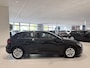 Audi A3 Sportback 35 TFSI Pro Line Apple Carplay/Android Auto | Autonomous Emergency Braking | Draadloze Telefoonlader | Electronic Climate Controle | LED Koplampen | Lichtmetalen Velgen 16'' | Multimedia-Voorbereiding | Parkeer Assistent | Parkeersensor Voor en Achter | Regensensor | Rijstrooksensor | Sportstuur | Start/Stop Systeem | Uitwijk Assistent | Warmte werend Glas | Achteruitrijcamera | Cruise Control Adaptief met Stop en Go | Elektrisch Verstelbare Bestuurdersstoelen | Navigatiesysteem Full Map