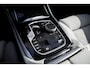 BMW X5 xDrive50e | M Sport Pro | Panoramadak | Driving Assistant Professional | Sofft Close | Trekhaak | Integrale actieve besturing | M SPORTREM, ROOD HOOGGLANS | Parking Assistant professional | Harman/Kardon Surround Sound systeem |