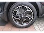 Alfa Romeo Junior ELETTRICA SPECIALE 156PK 54 kWh | TECHNOLOGIE PAKKET (O.A. FULL LED ADAPTIVE MATRIX KOPLAMPEN/DODEHOEK DETECTIE/DRAADLOZE TELEFOONLADER/ACHTERUITRIJ CAMERA/PARKEERSENSOREN VOOR, ACHTER,ZIJKANT) | DRAADLOZE APPLE CARPLAY/ANDROID AUTO | CLIMATE CONTROL | ELEKTRISCH BEDIENBARE ACHTERKLEP | STOEL VERWARMING | ELEKTRISCH BEDIENBARE VOORSTOEL MET MASAGEFUNCTIE | VERKEERSBORDEN HERKENNING | ADAPTIVE CRUISE CONTROL | KEYLESS ENTRY/START |