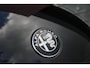 Alfa Romeo Junior ELETTRICA SPECIALE 156PK 54 kWh | TECHNOLOGIE PAKKET (O.A. FULL LED ADAPTIVE MATRIX KOPLAMPEN/DODEHOEK DETECTIE/DRAADLOZE TELEFOONLADER/ACHTERUITRIJ CAMERA/PARKEERSENSOREN VOOR, ACHTER,ZIJKANT) | DRAADLOZE APPLE CARPLAY/ANDROID AUTO | CLIMATE CONTROL | ELEKTRISCH BEDIENBARE ACHTERKLEP | STOEL VERWARMING | ELEKTRISCH BEDIENBARE VOORSTOEL MET MASAGEFUNCTIE | VERKEERSBORDEN HERKENNING | ADAPTIVE CRUISE CONTROL | KEYLESS ENTRY/START |