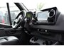 Mercedes-Benz Sprinter 319 V6 3.0 CDI L3H2 Black Edition Adaptieve Cruise, 360 Camera, Carplay, LED, Voorruit verwarming, Automaat, 10,5'' Mbux, NAVI, 2 x Geveerde stoel, Uniek!
