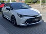 Toyota Corolla 1.8 Hybrid Executive | Parelmoer wit, 18 inch, Leer/Alcantara, Stoelverwarming, Parkeersensoren, Keyless, Apple CarPlay/Android auto