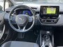 Toyota Corolla 1.8 Hybrid Executive | Parelmoer wit, 18 inch, Leer/Alcantara, Stoelverwarming, Parkeersensoren, Keyless, Apple CarPlay/Android auto