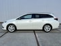 Toyota Auris 1.8 Hybrid Black Edition Clima - trekhaak - full map navi - Lm velgen - bluetooth - NAP - LED