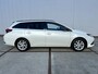 Toyota Auris 1.8 Hybrid Black Edition Clima - trekhaak - full map navi - Lm velgen - bluetooth - NAP - LED