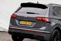 Volkswagen Tiguan 1.5 TSI R-Line Business Black Style - 150 pk **Trekhaak / Camera / 1e eig