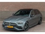 Mercedes-Benz C-klasse 200 Launch Edition AMG Line, Origineel NL, Panoramadak, Trekhaak, Stoelverwarming, Carplay, Sfeerverlichting, Camera.