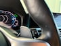 BMW 3-Serie Touring 330e xDrive High Executive | Panoramadak | M-Pakket | Elektrische voorstoelen | Head-up Display | BOMVOL!