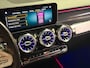 Mercedes-Benz GLB 250 Premium Plus Amg | Pano | Trekhaak | Sfeerverlichting | Camera | Carplay | Stoelverwarming | Burmester | NAP