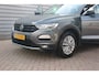 Volkswagen T-Roc 1.0 TSI Style Business O.a: Trekhaak, PDC, ACC, Clima, Navi, Camera, Etc. All-in prijs!