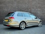 Volkswagen Golf VARIANT R-LINE 1.2 TSI | CRUISE | MASSAGESTOELEN | TREKHAAK | CAMERA | PDC