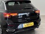 Volkswagen T-Roc 1.5 TSI Sport Business R | Achteruitrijcamera | Adaptieve Cruise Control | Stoelverwarming | Elektrische achterklep | Apple Carplay & Android Auto