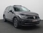 Volkswagen Tiguan 1.4 TSI eHybrid Life Business 245PK DSG Panoramadak, Trekhaak, Achteruitrijcamera, Stoel-Stuurverwarming, 17" LM Velgen, Navi, Adaptieve Cruise Control