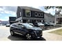Peugeot 3008 1.6 HYbrid 225 Allure Benzine & Elektrisch Hybride * Open Schuifdak * Stoelverwarming * Dodehoek Bewaking * Keyless Entry & Start * Navigatie * Climate & Cruise Control * Wallbox Stekker * Vingerhoets; Vierde Generatie Eersteklas Service. Al meer dan 100 jaar een begrip in de Brabantse Kempen.