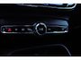 Volvo XC40 T5 Recharge Plug-In Hybride Aut. Plus Bright | Harman Kardon Premium Audio | Lederen Bekleding | Stoelverwarming | Parkeersensoren voor + achter | Parkeercamera | Navigatie | Adaptive Cruise Control |