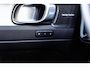 Volvo XC40 2.0 B4 Plus Dark | Trekhaak | Harman Kardon Audio | Achteruitrijcamera | Parkeersensoren | Keyless Entry | Elektrische Achterklep | Elektrisch Verstelbare Voorstoelen | Stoelverwarming | Google Navigatie | Apple Carplay | Android Auto