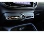 Volvo XC40 2.0 B4 Plus Dark | Trekhaak | Harman Kardon Audio | Achteruitrijcamera | Parkeersensoren | Keyless Entry | Elektrische Achterklep | Elektrisch Verstelbare Voorstoelen | Stoelverwarming | Google Navigatie | Apple Carplay | Android Auto