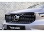 Volvo XC40 2.0 B4 Plus Dark | Trekhaak | Harman Kardon Audio | Achteruitrijcamera | Parkeersensoren | Keyless Entry | Elektrische Achterklep | Elektrisch Verstelbare Voorstoelen | Stoelverwarming | Google Navigatie | Apple Carplay | Android Auto