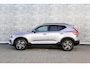 Volvo XC40 2.0 B4 Plus Dark | Trekhaak | Harman Kardon Audio | Achteruitrijcamera | Parkeersensoren | Keyless Entry | Elektrische Achterklep | Elektrisch Verstelbare Voorstoelen | Stoelverwarming | Google Navigatie | Apple Carplay | Android Auto