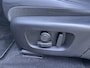 Land Rover Range Rover Evoque 1.5 P300e PHEV AWD R Dynamic / Origineel NL Auto / Dealer Onderhouden / Accu SoH 91,5 % / Elektrische trekhaak 1.600 kg / Leder / Panorama schuifdak / Navigatie / Apple Carplay Android / Stoelverwarming / Camera / 20" LM wielen & All Season banden /