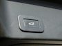 Land Rover Range Rover Evoque 1.5 P300e PHEV AWD R Dynamic / Origineel NL Auto / Dealer Onderhouden / Accu SoH 91,5 % / Elektrische trekhaak 1.600 kg / Leder / Panorama schuifdak / Navigatie / Apple Carplay Android / Stoelverwarming / Camera / 20" LM wielen & All Season banden /