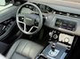 Land Rover Range Rover Evoque 1.5 P300e PHEV AWD R Dynamic / Origineel NL Auto / Dealer Onderhouden / Accu SoH 91,5 % / Elektrische trekhaak 1.600 kg / Leder / Panorama schuifdak / Navigatie / Apple Carplay Android / Stoelverwarming / Camera / 20" LM wielen & All Season banden /
