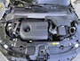Land Rover Range Rover Evoque 1.5 P300e PHEV AWD R Dynamic / Origineel NL Auto / Dealer Onderhouden / Accu SoH 91,5 % / Elektrische trekhaak 1.600 kg / Leder / Panorama schuifdak / Navigatie / Apple Carplay Android / Stoelverwarming / Camera / 20" LM wielen & All Season banden /