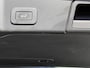 Land Rover Range Rover Evoque 1.5 P300e PHEV AWD R Dynamic / Origineel NL Auto / Dealer Onderhouden / Accu SoH 91,5 % / Elektrische trekhaak 1.600 kg / Leder / Panorama schuifdak / Navigatie / Apple Carplay Android / Stoelverwarming / Camera / 20" LM wielen & All Season banden /