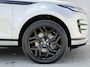Land Rover Range Rover Evoque 1.5 P300e PHEV AWD R Dynamic / Origineel NL Auto / Dealer Onderhouden / Accu SoH 91,5 % / Elektrische trekhaak 1.600 kg / Leder / Panorama schuifdak / Navigatie / Apple Carplay Android / Stoelverwarming / Camera / 20" LM wielen & All Season banden /