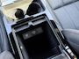 Land Rover Range Rover Evoque 1.5 P300e PHEV AWD R Dynamic / Origineel NL Auto / Dealer Onderhouden / Accu SoH 91,5 % / Elektrische trekhaak 1.600 kg / Leder / Panorama schuifdak / Navigatie / Apple Carplay Android / Stoelverwarming / Camera / 20" LM wielen & All Season banden /