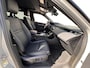 Land Rover Range Rover Evoque 1.5 P300e PHEV AWD R Dynamic / Origineel NL Auto / Dealer Onderhouden / Accu SoH 91,5 % / Elektrische trekhaak 1.600 kg / Leder / Panorama schuifdak / Navigatie / Apple Carplay Android / Stoelverwarming / Camera / 20" LM wielen & All Season banden /