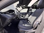 Land Rover Range Rover Evoque 1.5 P300e PHEV AWD R Dynamic / Origineel NL Auto / Dealer Onderhouden / Accu SoH 91,5 % / Elektrische trekhaak 1.600 kg / Leder / Panorama schuifdak / Navigatie / Apple Carplay Android / Stoelverwarming / Camera / 20" LM wielen & All Season banden /