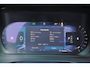 Volvo XC40 B4 Plus Dark - IntelliSafe Assist & Surround - Harman/Kardon audio - Parkeercamera achter - Verwarmde voorstoelen & stuur - Parkeersensoren voor & achter - Elektr. bedienb. voorstoelen met geheugen links - Draadloze tel. lader - Extra getint glas - Inklapbare trekhaak - 18' LMV