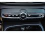 Volvo XC40 B4 Plus Dark - IntelliSafe Assist & Surround - Harman/Kardon audio - Parkeercamera achter - Verwarmde voorstoelen & stuur - Parkeersensoren voor & achter - Elektr. bedienb. voorstoelen met geheugen links - Draadloze tel. lader - Extra getint glas - Inklapbare trekhaak - 18' LMV