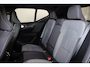 Volvo XC40 B4 Plus Dark - IntelliSafe Assist & Surround - Harman/Kardon audio - Parkeercamera achter - Verwarmde voorstoelen & stuur - Parkeersensoren voor & achter - Elektr. bedienb. voorstoelen met geheugen links - Draadloze tel. lader - Extra getint glas - Inklapbare trekhaak - 18' LMV
