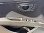 SEAT Leon ST 1.2 TSI Style met trekhaak en parkeersensoren en navigatie en bluetooth en cruise controle en airco