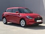 Suzuki Swift 1.2 Select Smart Hybrid / Fabrieksgarantie tot 27-02-2036 / Navigatie / All season banden / Led Lampen / Stoelverwarming / Airco / DAB Radio / Apple Carplay/Android Auto / Bluetooth / Keyless Entry/Start / PDC Achter /