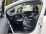 Peugeot 2008 1.2 VTi Allure ECC Audio-CD/Navi LMV 16" Sportstoelen ESP LED Cruise Leder/Stof PDC Trekhaak Dealeronderhoud Nw Apk!