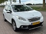 Peugeot 2008 1.2 VTi Allure ECC Audio-CD/Navi LMV 16" Sportstoelen ESP LED Cruise Leder/Stof PDC Trekhaak Dealeronderhoud Nw Apk!