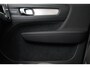 Volvo XC40 B4 (M-HYBRID) PLUS DARK -HARMAN/KARDON|CAMERA|ADAP.CRUISE|POWER-SEATS|VERW.VOORRUIT|TREKHAAK|19"