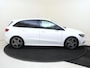Mercedes-Benz B-klasse 180 Business Solution AMG Parkeercamera / Nightpakket / Sfeerverlichting / Stoelverwarming /