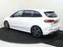 Mercedes-Benz B-klasse 180 Business Solution AMG Parkeercamera / Nightpakket / Sfeerverlichting / Stoelverwarming /