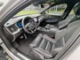 Volvo XC60 T6 AWD 350PK Plug-in hybrid R-Design | Longe Range | Luchtvering | Trekhaak | HUD | BLIS | Pano | H&K |