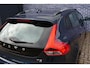 Volvo V40 Cross Country 1.5 T3 Dynamic Edition Volvo V40 Cross Country 1.5 T3 Edition | Prive Lease v.a. €630 per mnd | Keyless Entry | LED | Parkeersensoren | Stoel verwarming | High Performance audio |