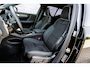 Volvo EX40 Single Motor Ext. Range Ultra Black Edition | Europa | Harman Kardon audio | 20" | Schuif-/kanteldak | Getint Glas | Elektrische stoelverstelling | Nubuck bekleding | Adaptive Cruise Control | Dodehoekdetectie |