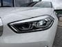 BMW 1-Serie 118i 136PK 'F1'EDITION : REDBULL-VOL LEER/LED/ APPCARPLAY/NAVI/P-CAM/CLIMA/STOEL-STUUR VERW./2XPDC/HIFI/NL AUTO/KM = NAP